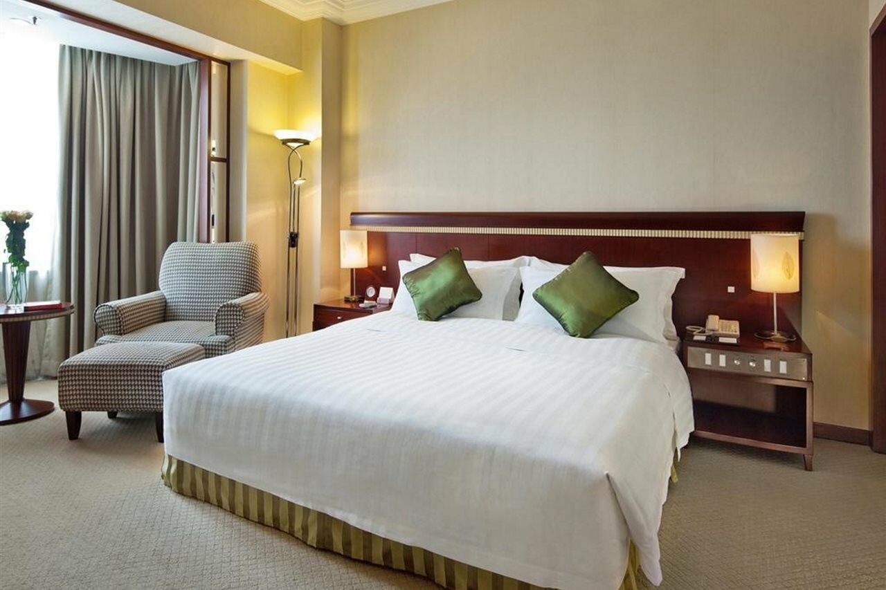 Фото Rosedale Hotel and Suites Guangzhou