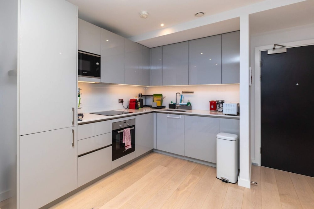 Фото Pristine 1bd Flat W/balcony - Elephant & Castle!