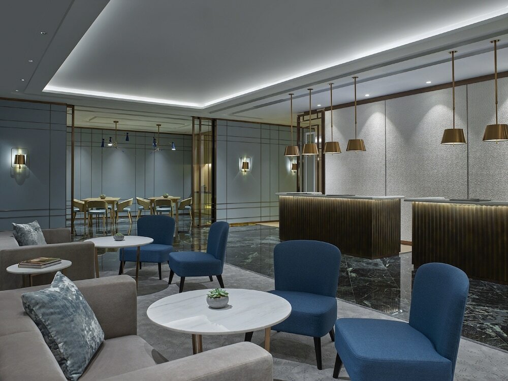 Фото Two MacDonnell Road