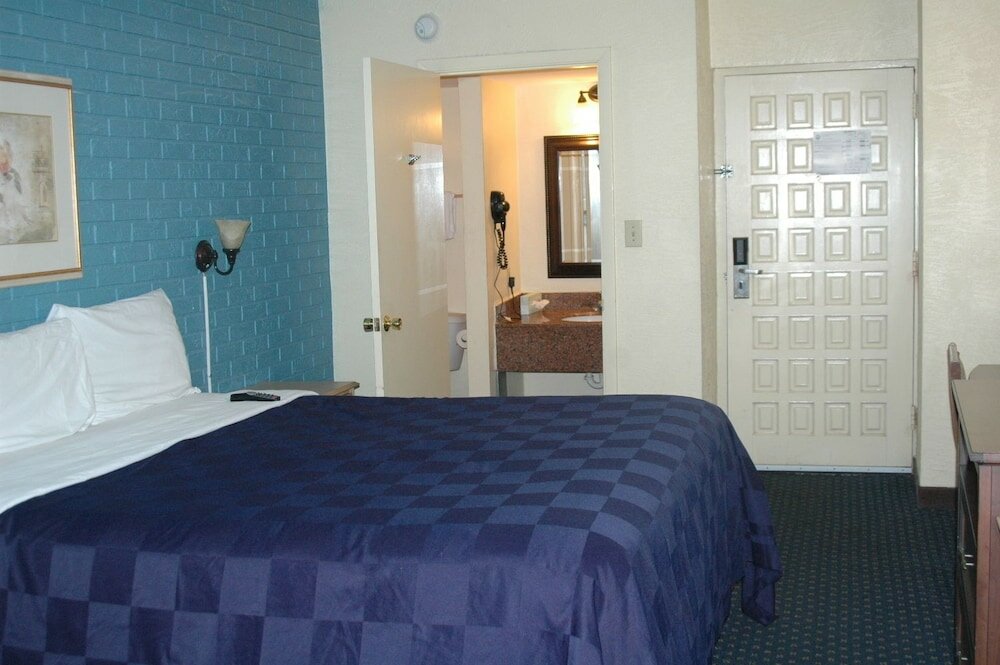 Фото La Casa Inn & Suites