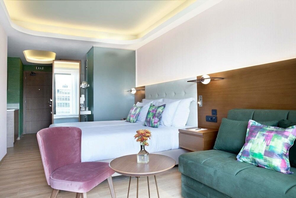 Фото Wyndham Athens Residence