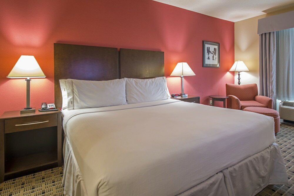 Фото Holiday Inn Express Hotel & Suites - Houston Space Center, an Ihg Hotel