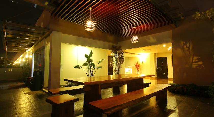 Фото The Falatehan Hotel