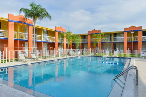 Гостиница Americas Best Value Inn Sarasota Downtown