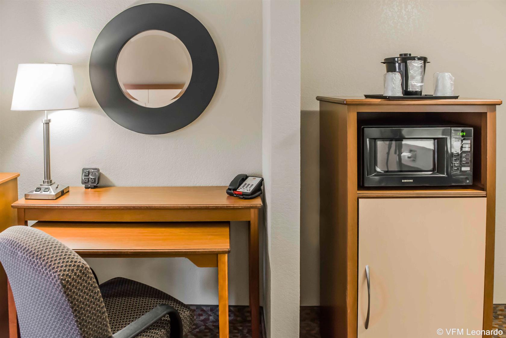 Фото Comfort Suites Tallahassee Downtown