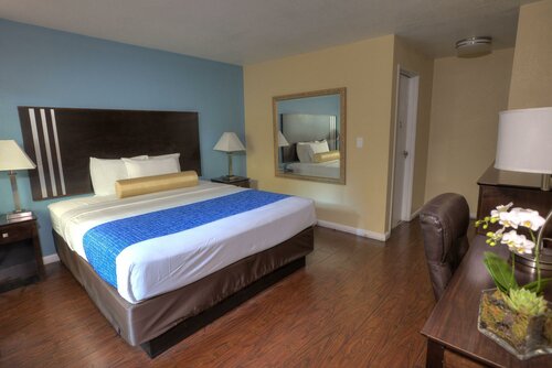 Гостиница Sunrise Inn San Diego в Сан-Диего