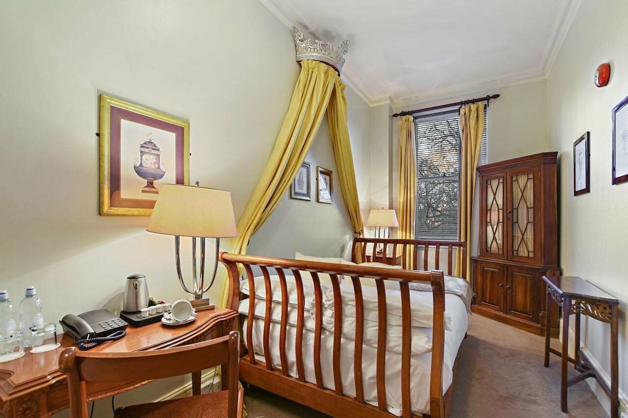 Фото Twenty Nevern Square Hotel