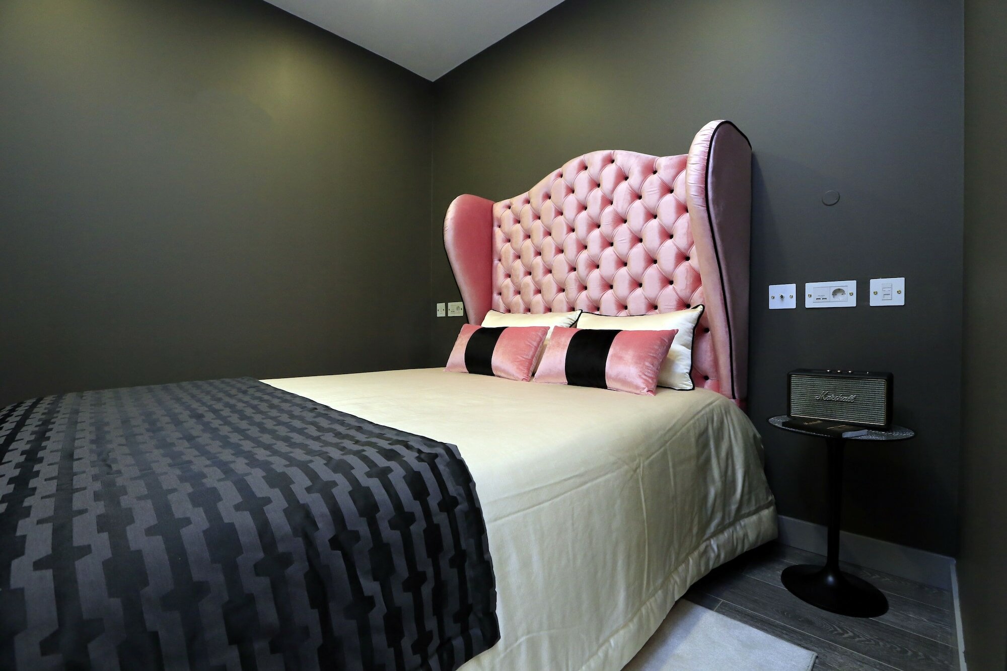 Фото Charm Flats