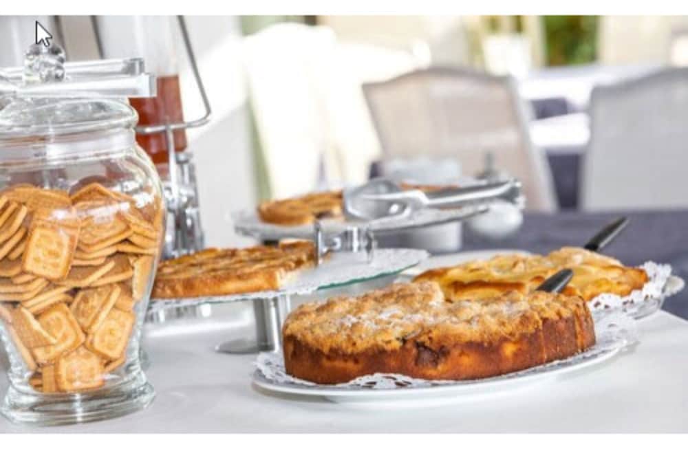 Фото Hotel Plaza Esplanade