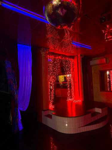 Тәжік есігі