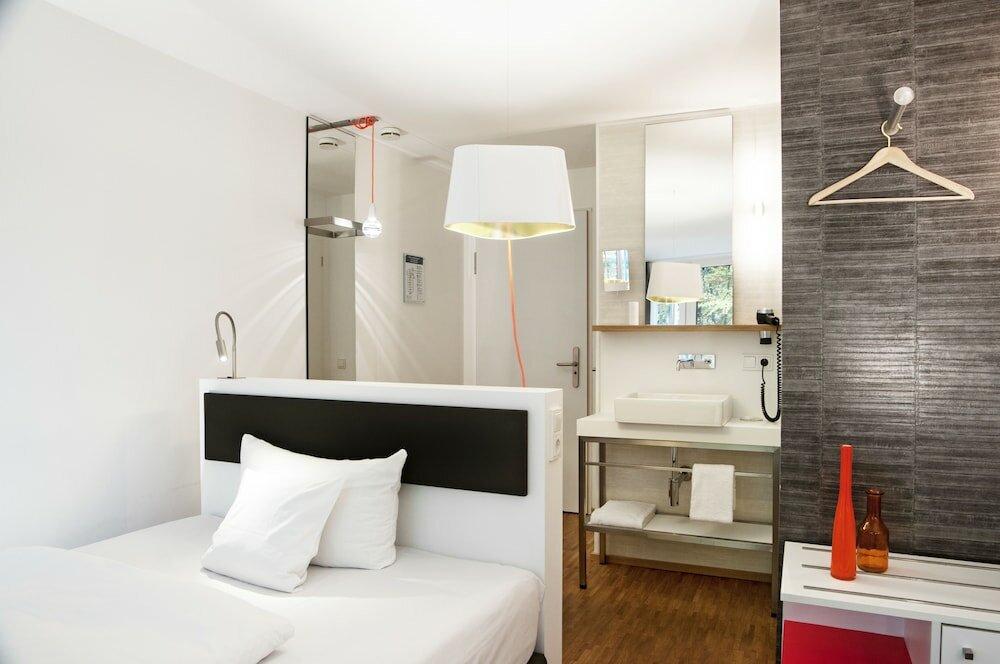 Фото V-Hotel