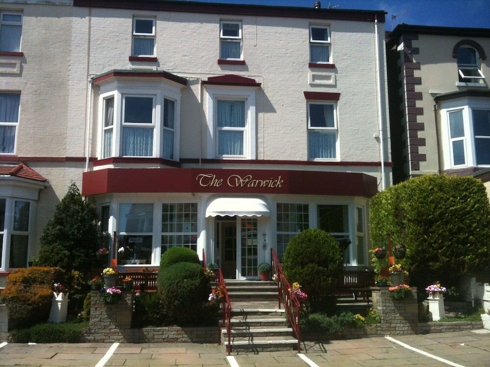 Фото The Warwick Southport