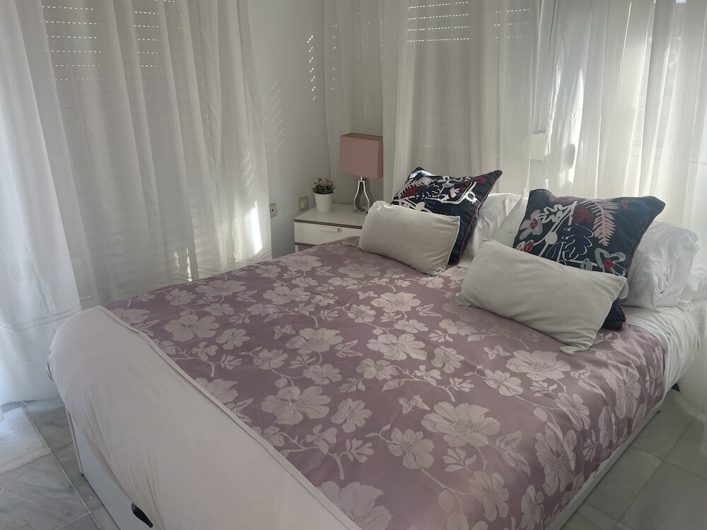 Фото Apartamentos Puerto Sherry