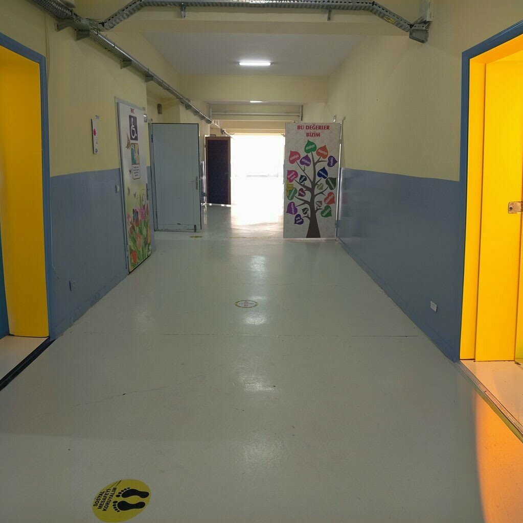 School Alp Middle School, Arnavutkoy, photo