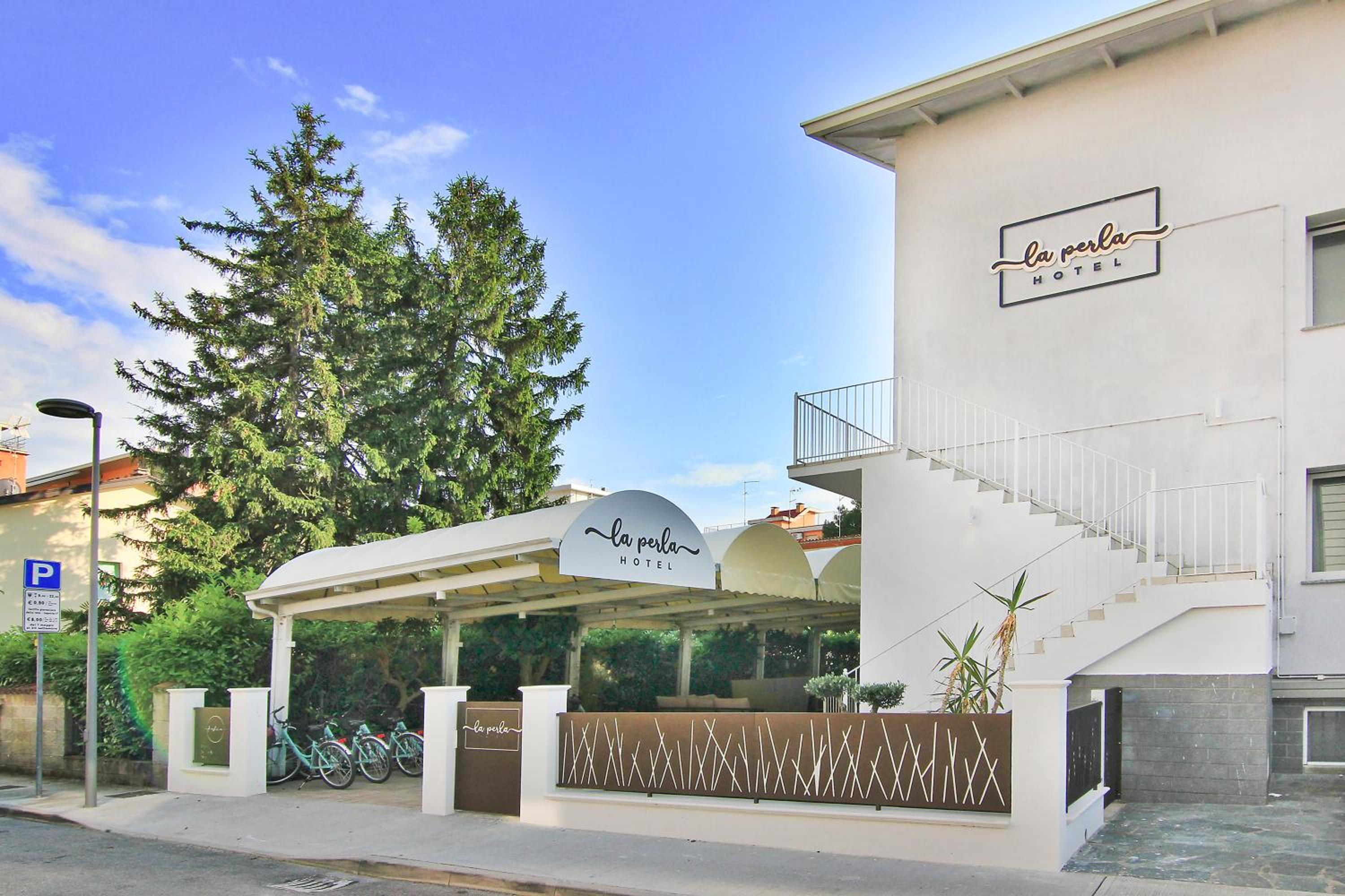 Фото Hotel La Perla