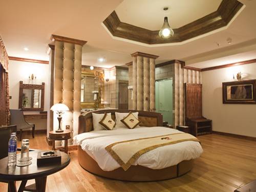 Фото Seventeen Saloon Hotel