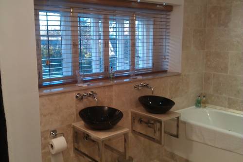 Фото Bear and Ragged Staff