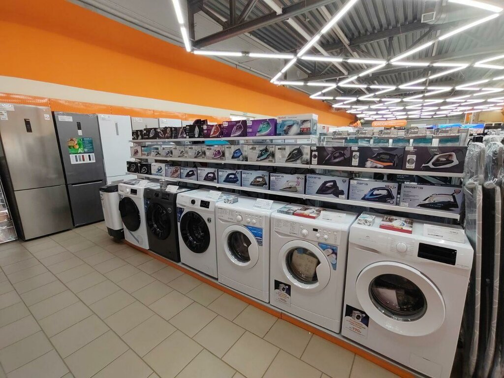 Electronics store DNS, Yarovoe, photo