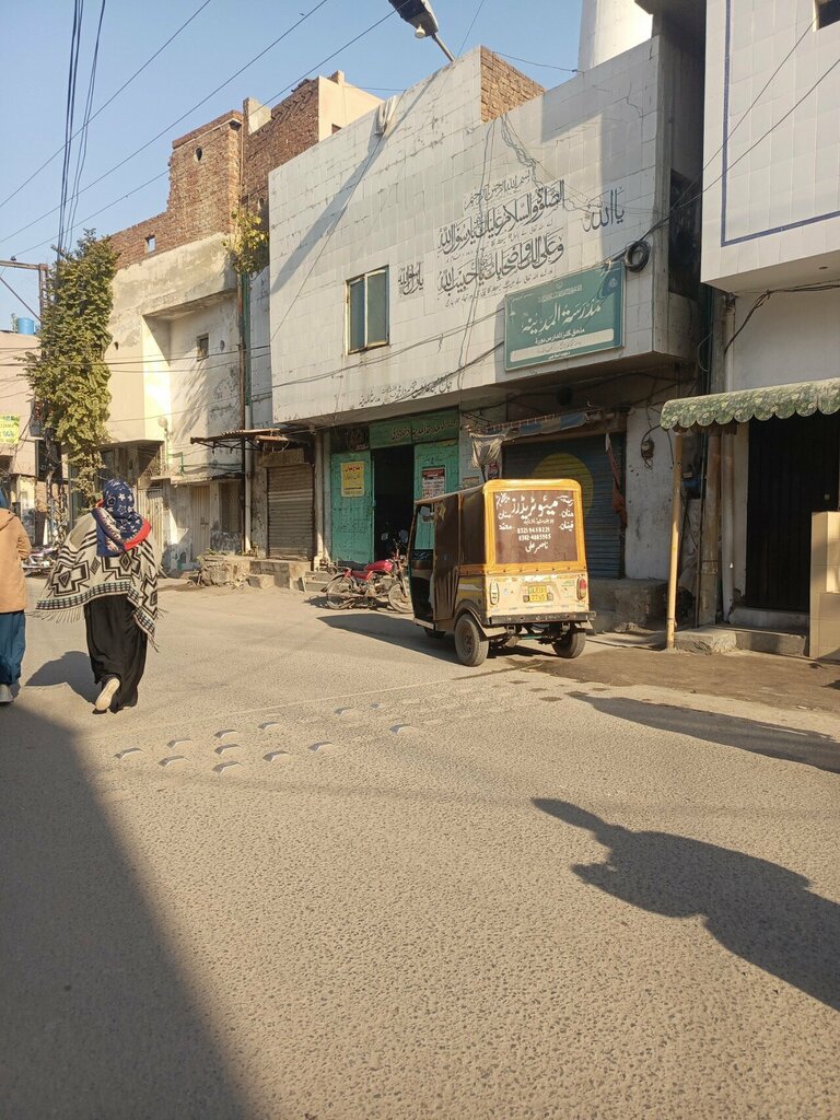 Curtains, curtain rods Madrasa tul madina, garhi shahu, Lahore, photo