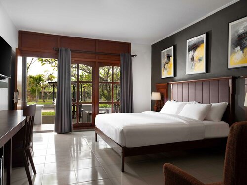 Отель Brits Resort Lovina