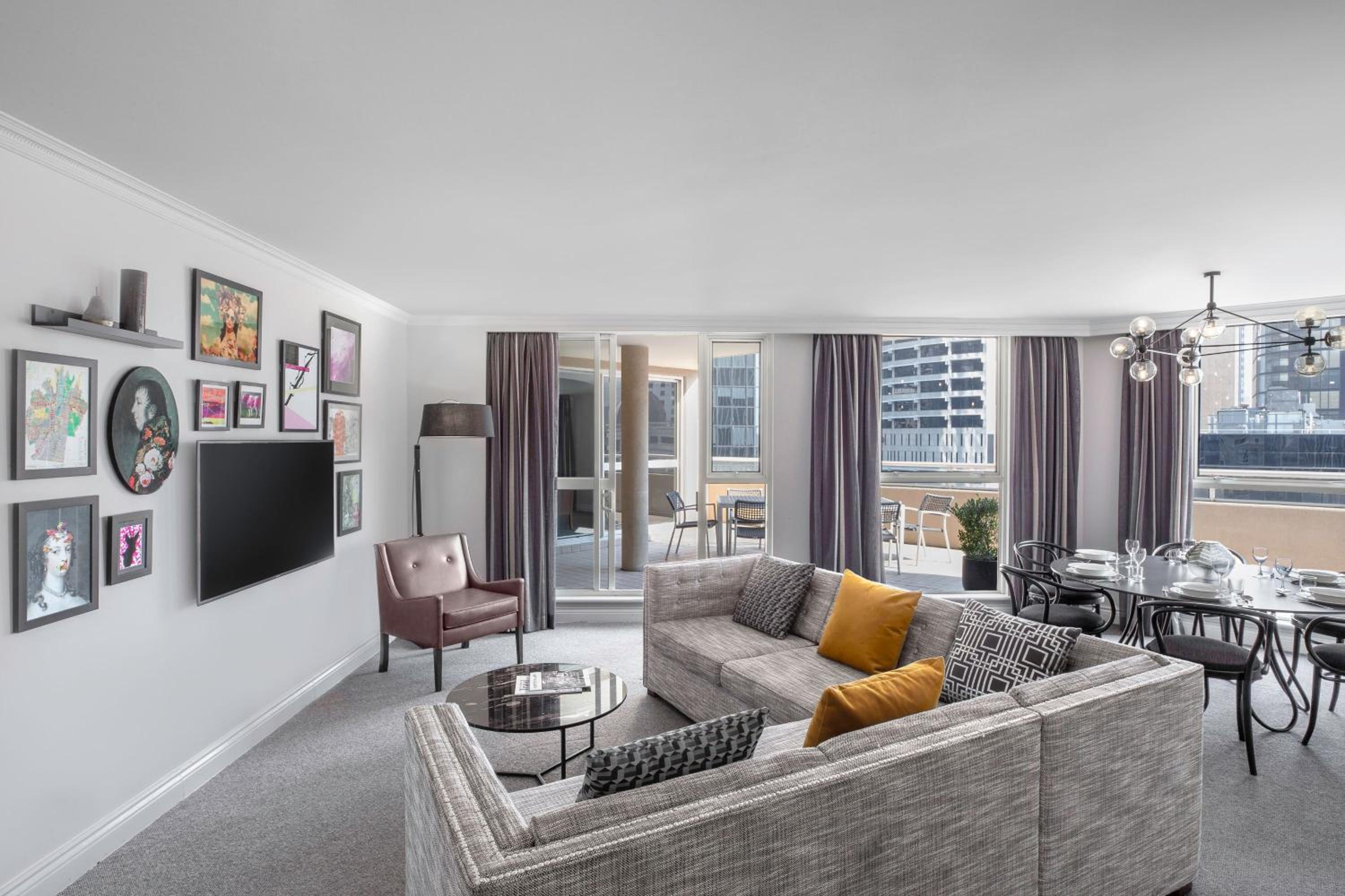 Фото Mantra 2 Bond Street Sydney