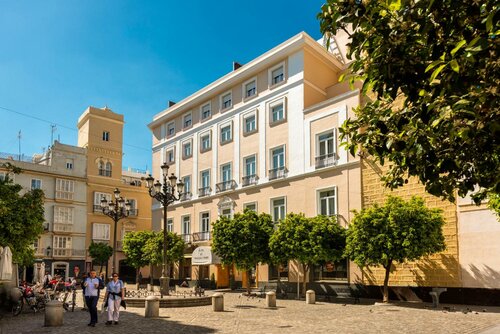 Гостиница Hotel de Francia y París в Кадисе