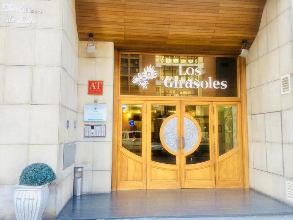 Фото Apartahotel Los Girasoles