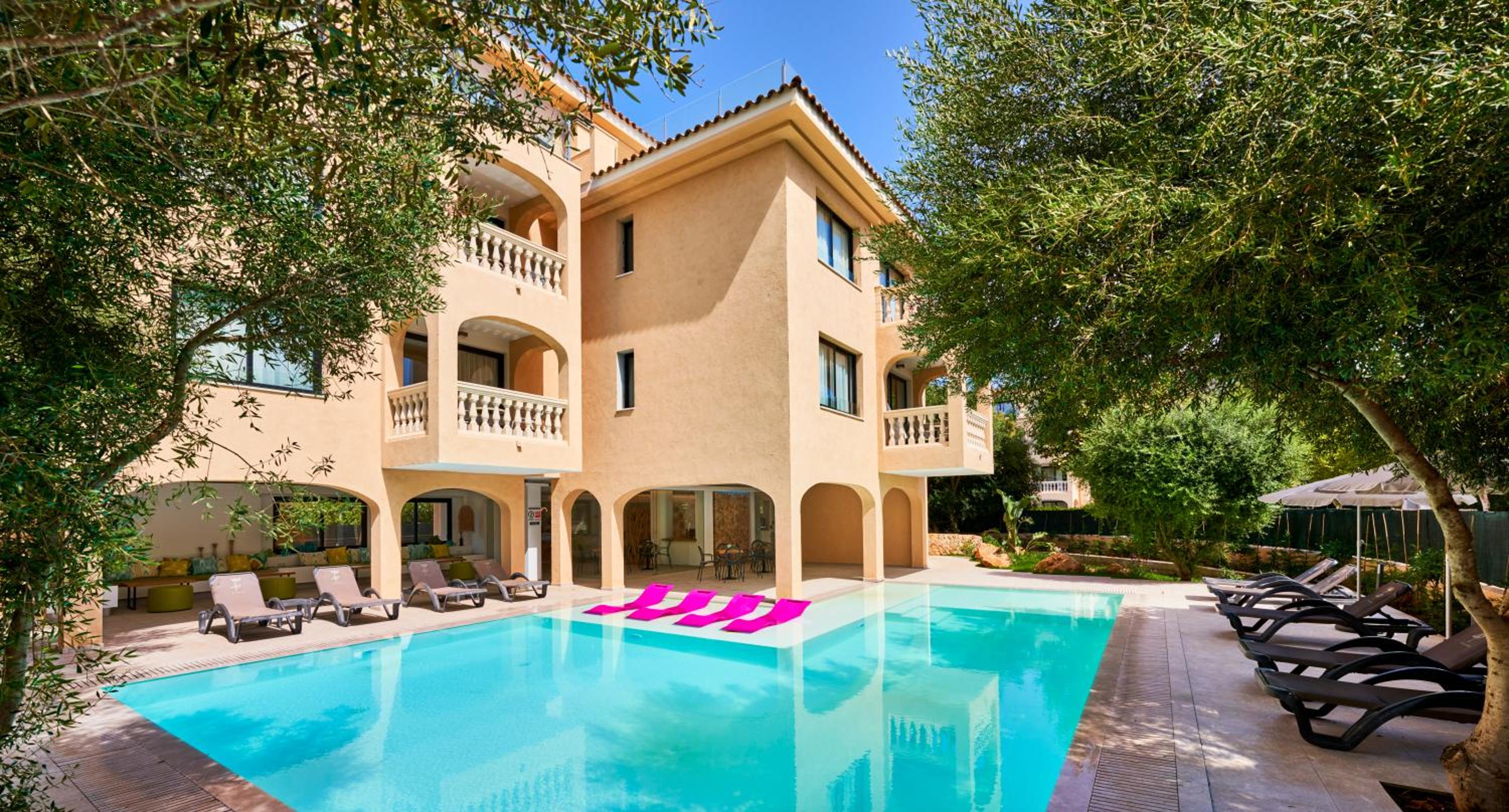 Фото Apartamentos Sinfony