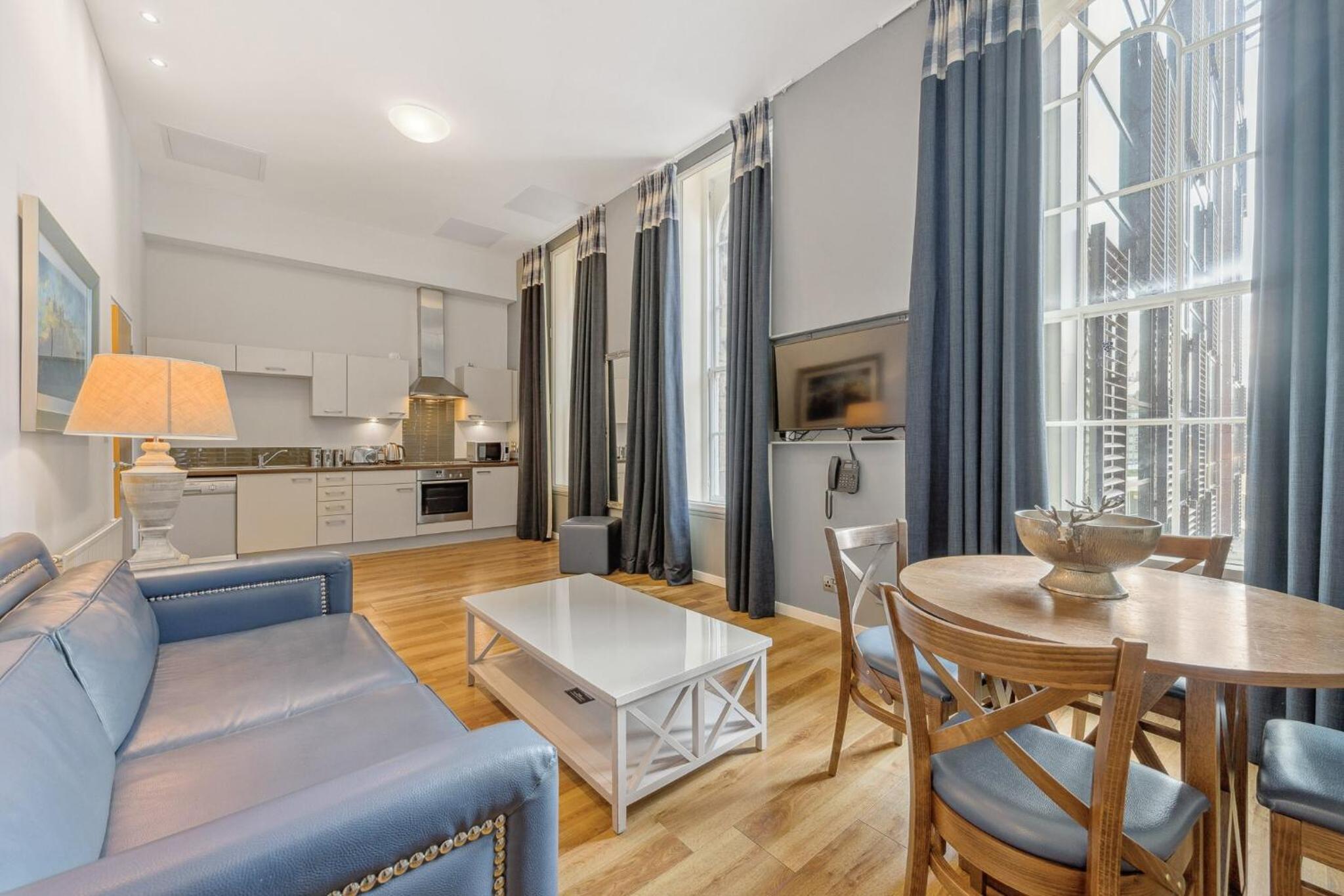 Фото Princes Street Suites