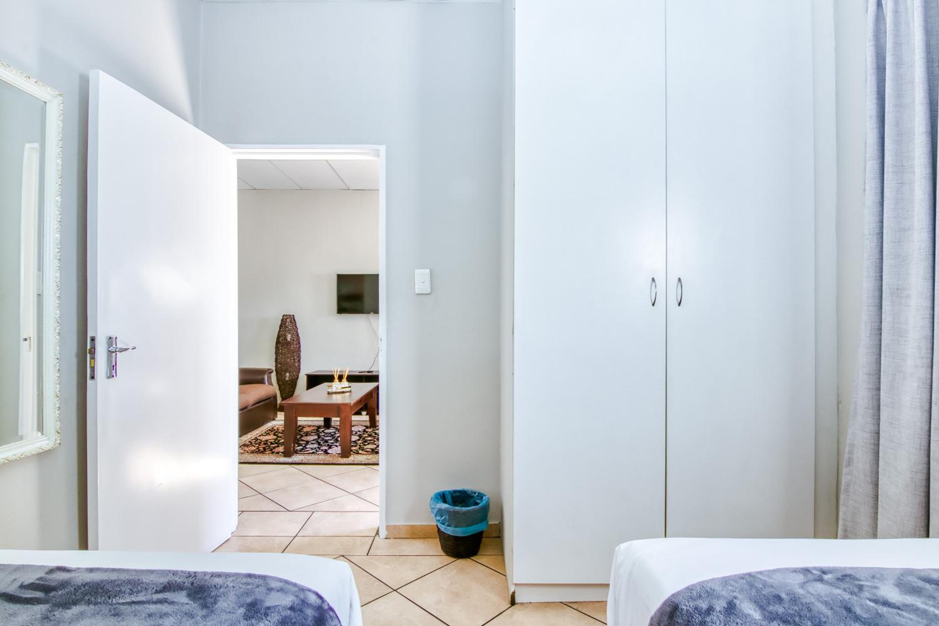 Фото Bm Gardens Apartment Hotel