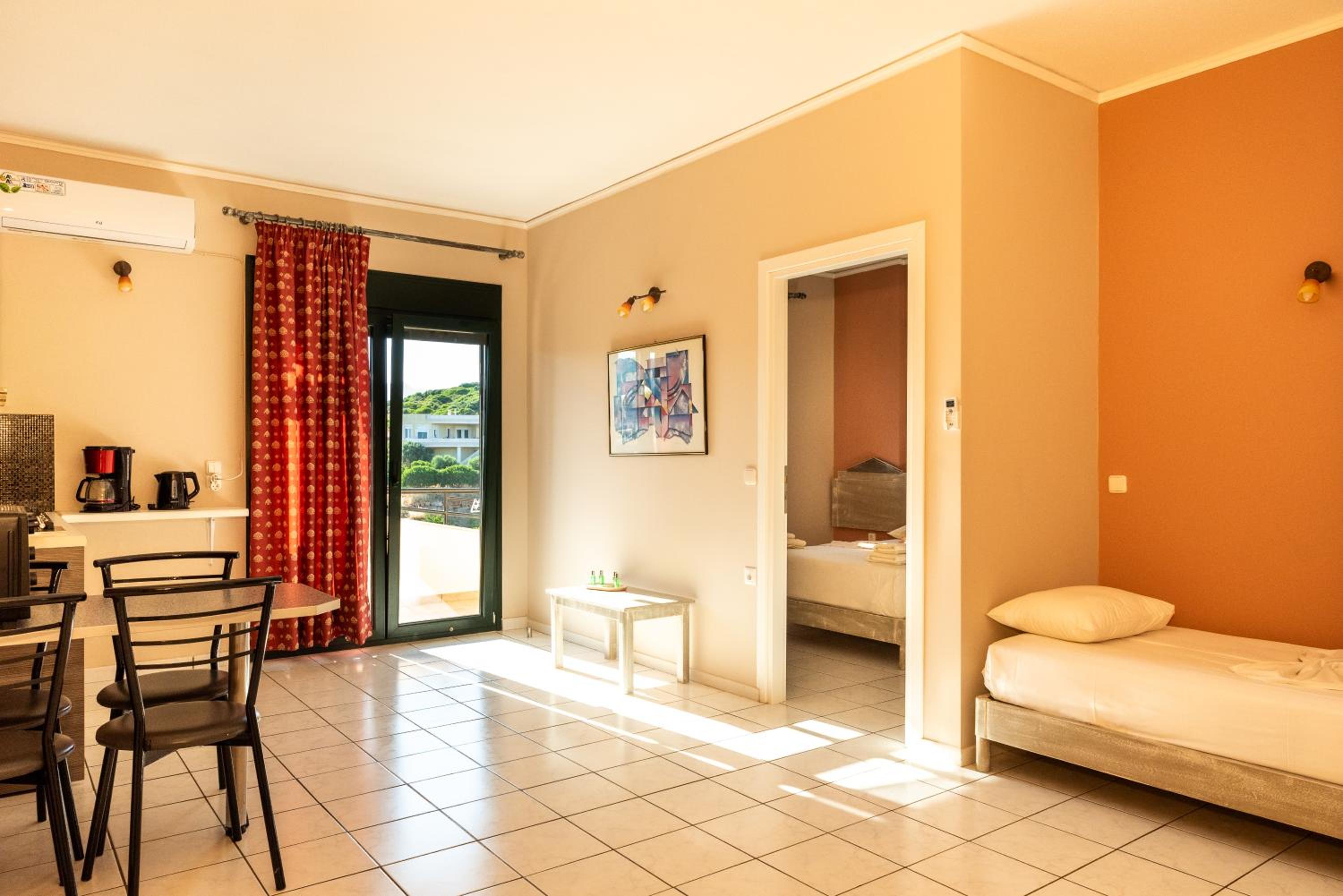 Фото Sun Village Hotel