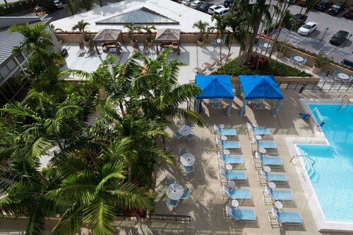 Гостиница Sonesta Miami Airport в Майами