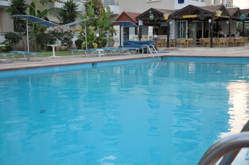 Фото DebbieXenia Hotel Apartments