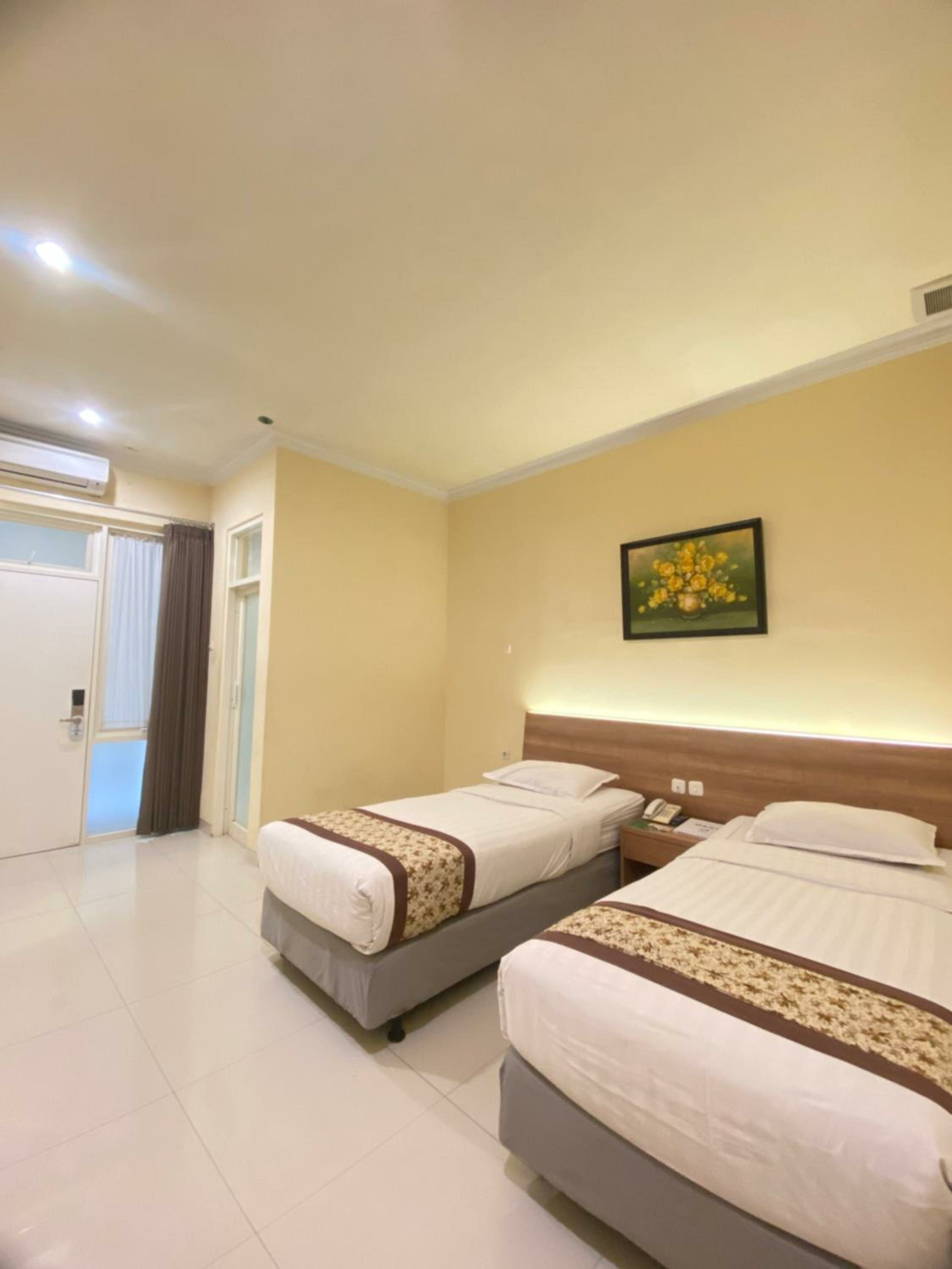 Фото Riverstone Hotel and Cottage