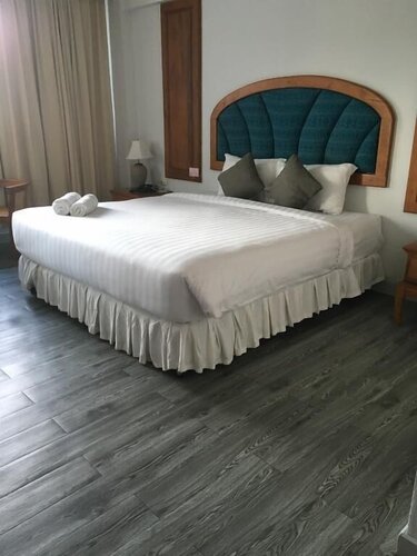 Гостиница Thepnakorn Hotel в Бурираме