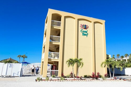 Гостиница Coral Reef Beach Resort by Vri Americas в Сент-Питерсберге