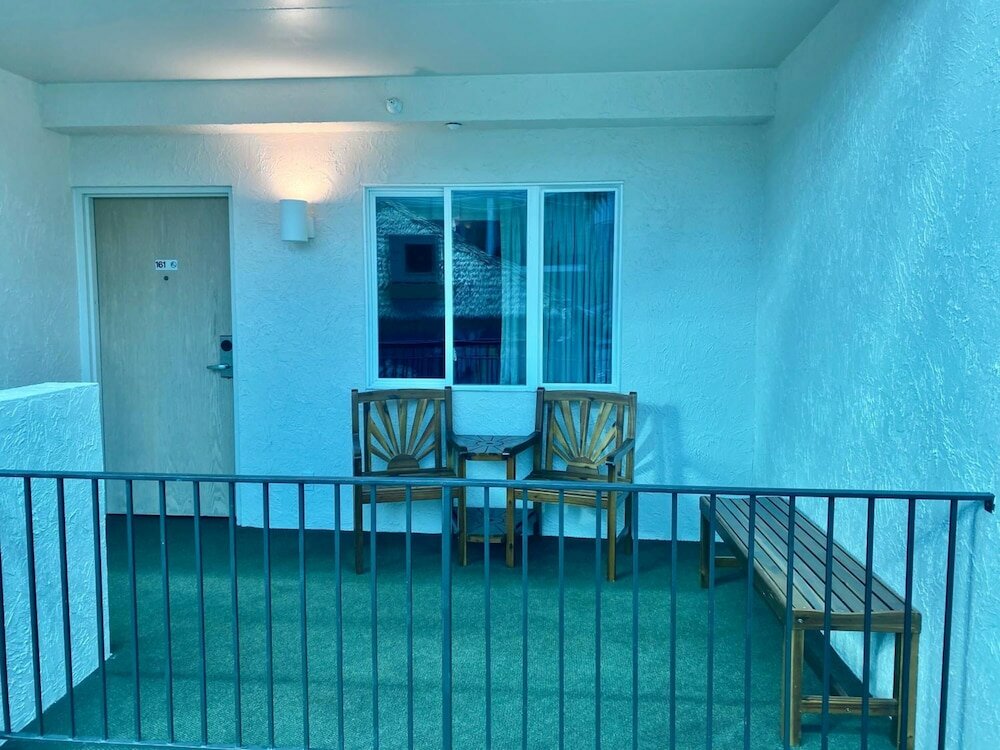 Фото Adventureland Inn