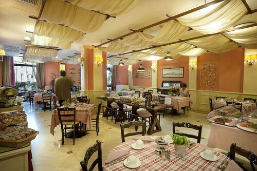 Гостиница Hotel Continental Genova в Генуе