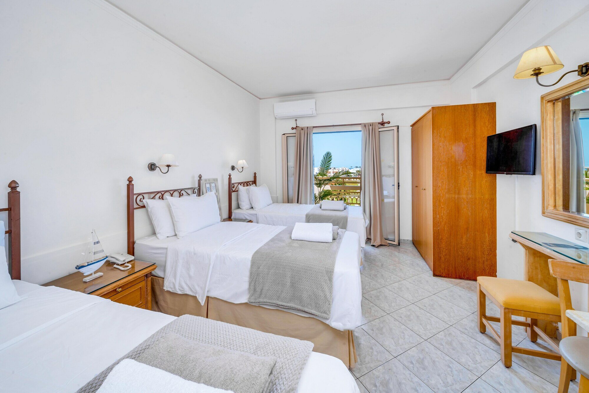 Фото Socrates Hotel