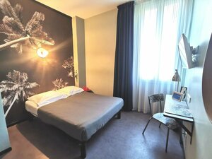 Гостиница Hotel Alnea в Каннах