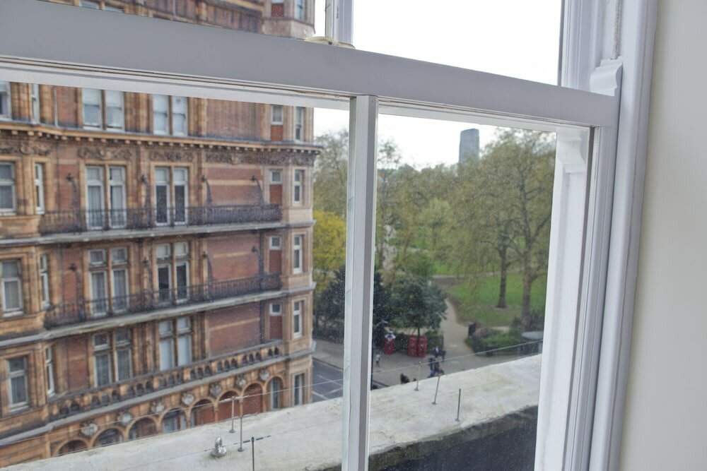 Фото Morton Hotel