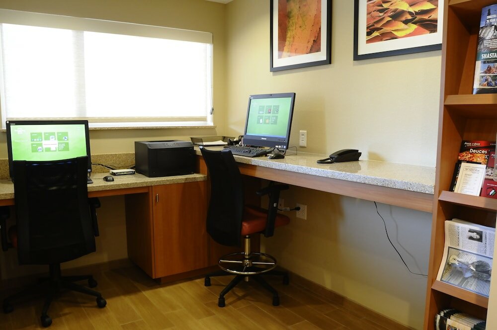 Фото TownePlace Suites Redding