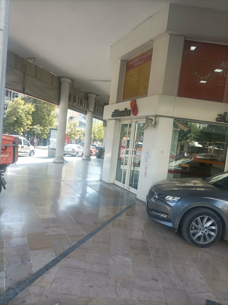 بنك Albaraka Turk Antalya Subesi ، أنطاليا، صورة