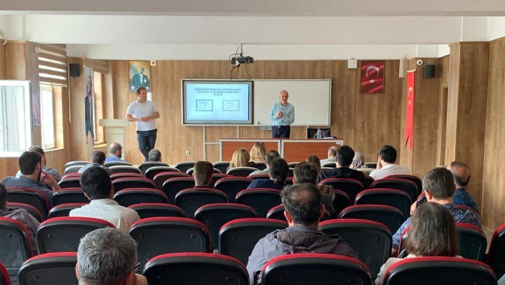 Centro educativo Kucukcekmece Mesleki Egitim Merkezi, , foto