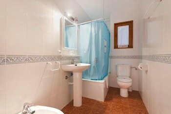 Фото Apartamentos Sol Y Mar Menorca