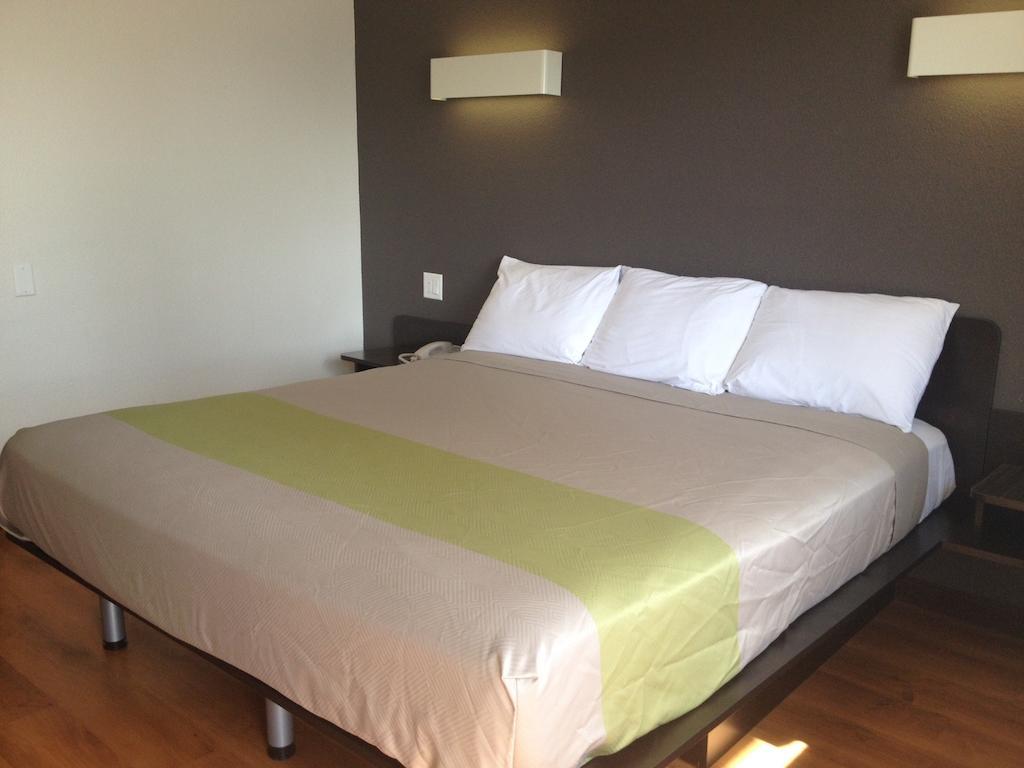 Фото Studio 6 Cypress, Ca