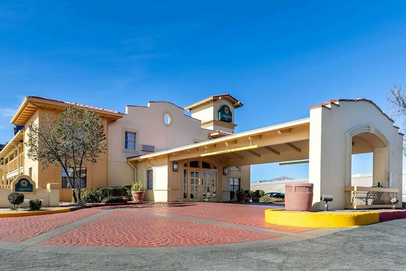 Гостиница Travelodge by Wyndham El Paso - Airport в Эль-Пасо