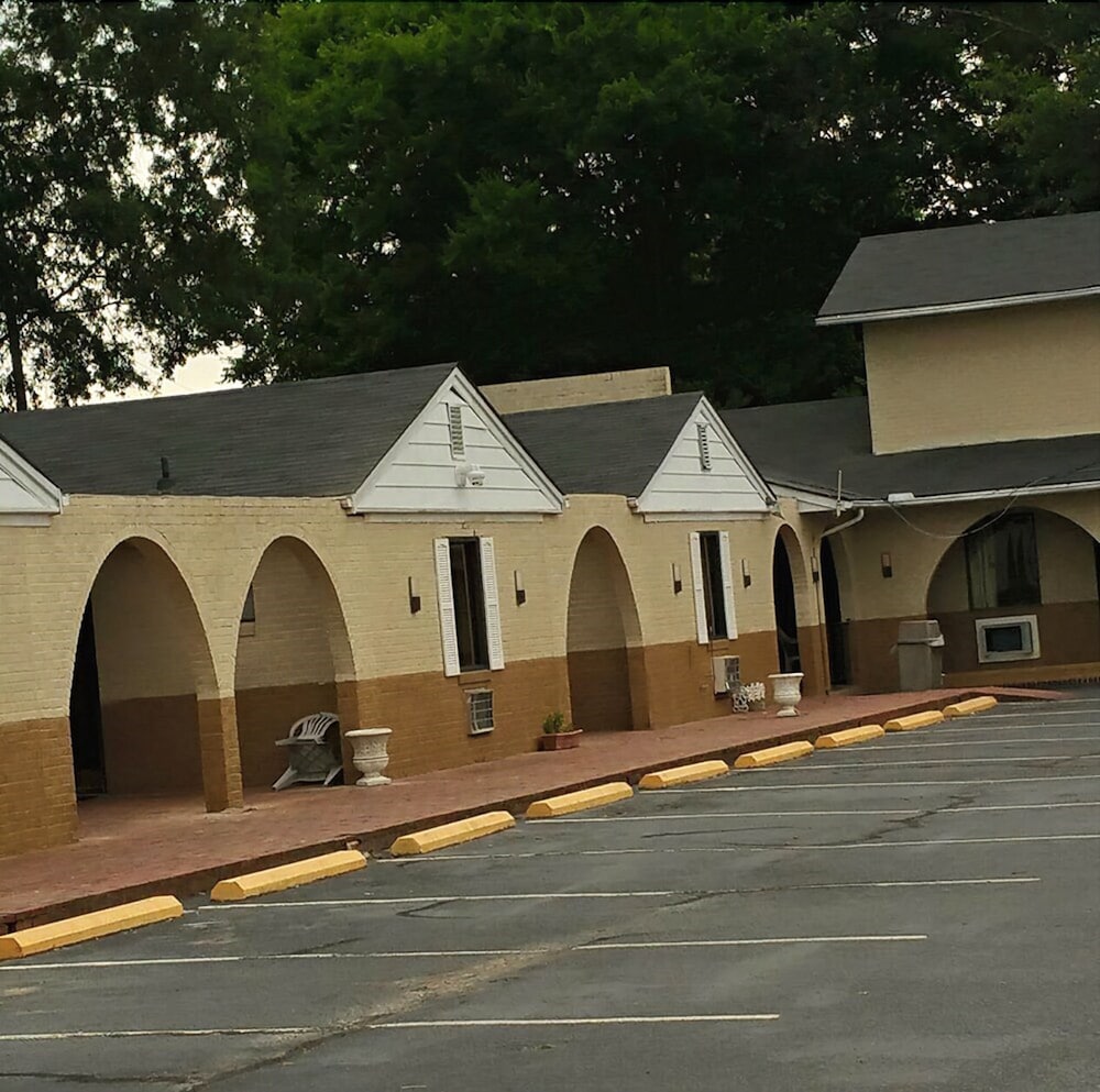 Фото Loyalty Inn Rockingham