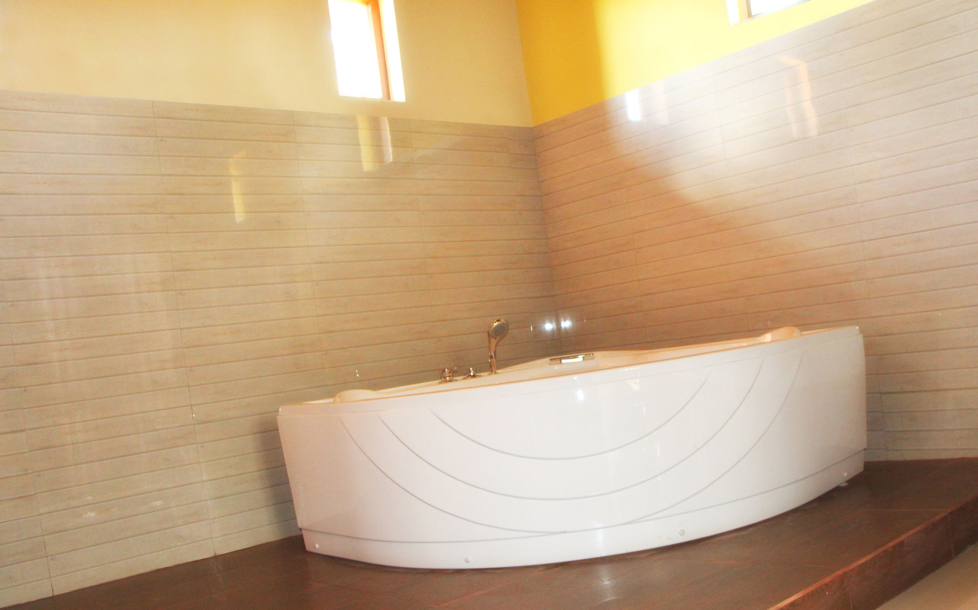 Фото The Airport Villa