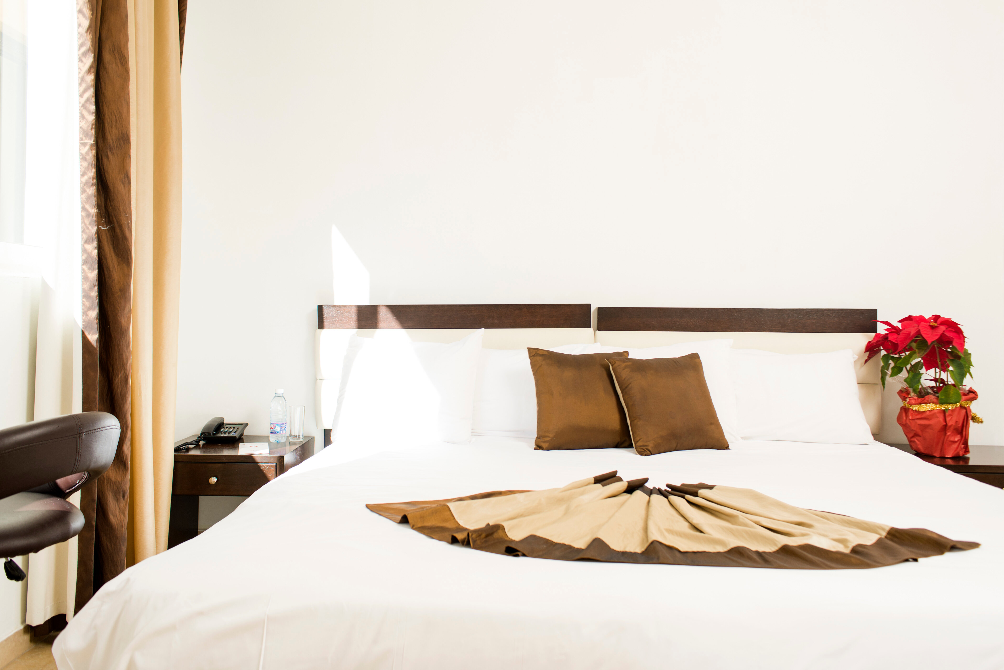 Фото Bliss 3000 Furnished Studios